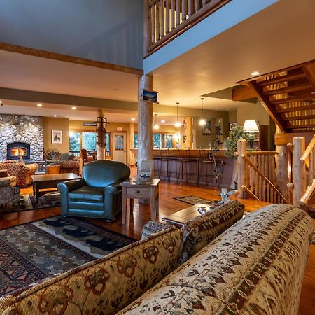 Vagabond Lodge At Kicking Horse Golden Ngoại thất bức ảnh