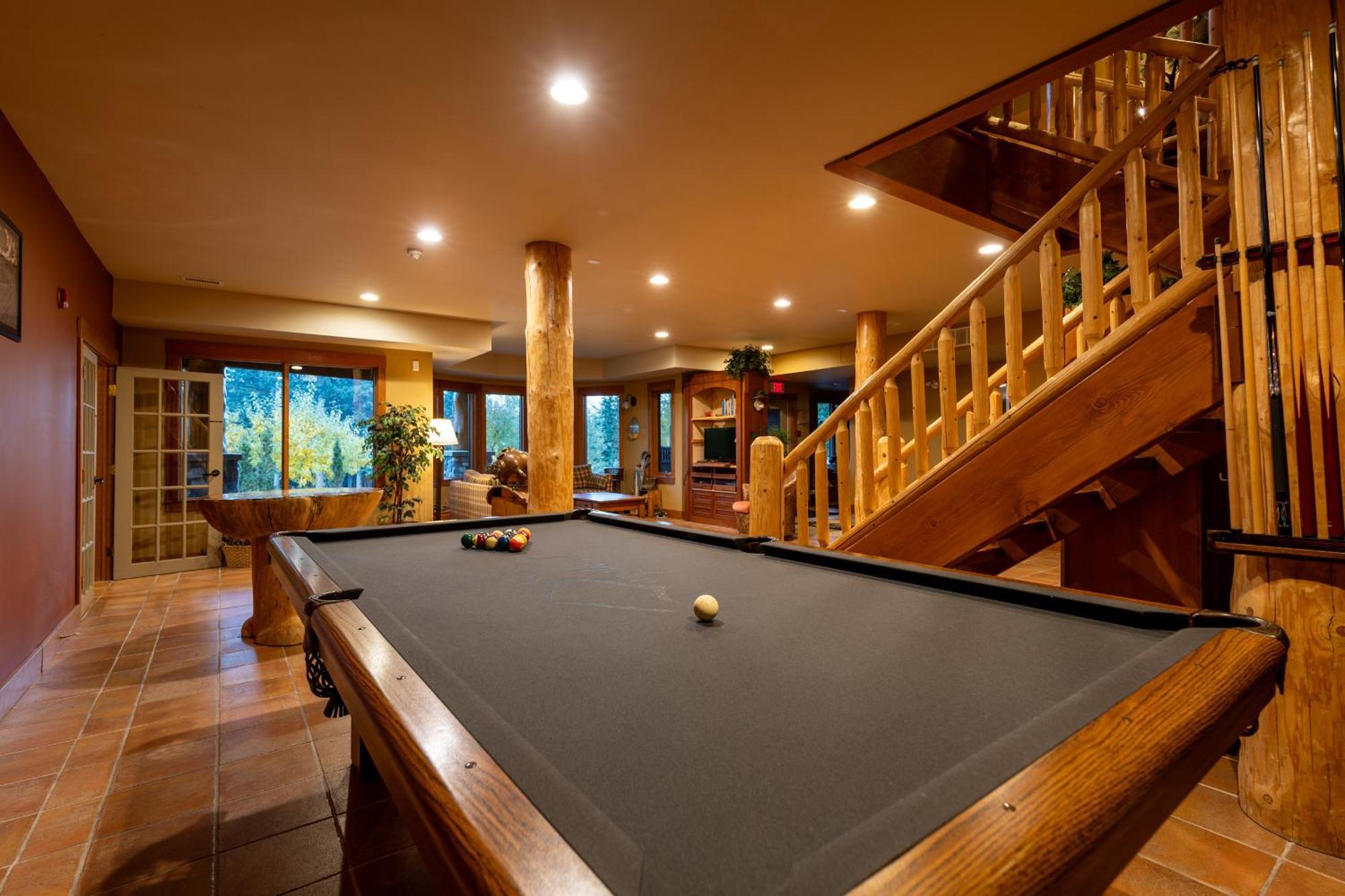 Vagabond Lodge At Kicking Horse Golden Ngoại thất bức ảnh